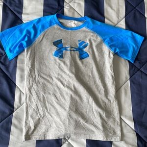Boys Large Under Amour T-shirt